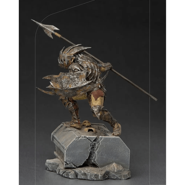 Iron Studios The Lord of the Rings - Armored Orc Statue Art Scale 1/10